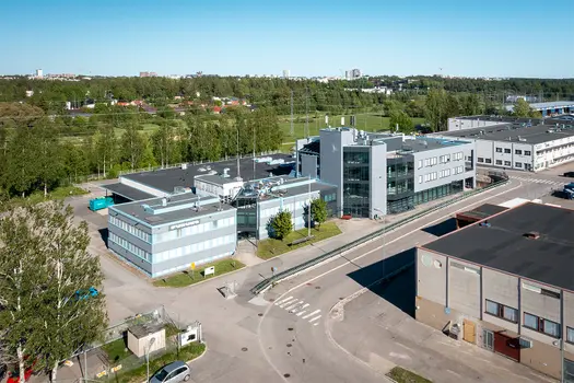 Bild på fasaden till lokalerna på Niittyrinne 7, Espoo (Yli-Finnoo)
