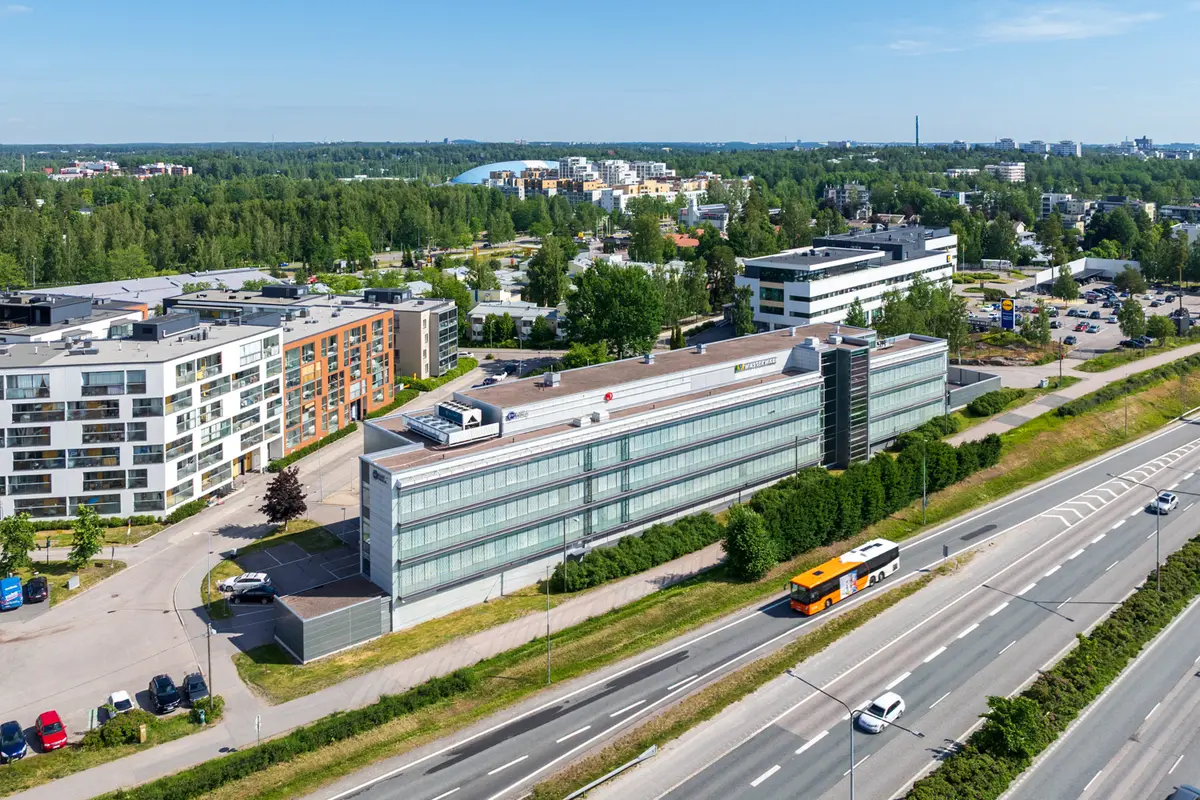 Kuva toimitilan julkisivusta osoitteessa  Niittytaival 13, Espoo (Niittykumpu)