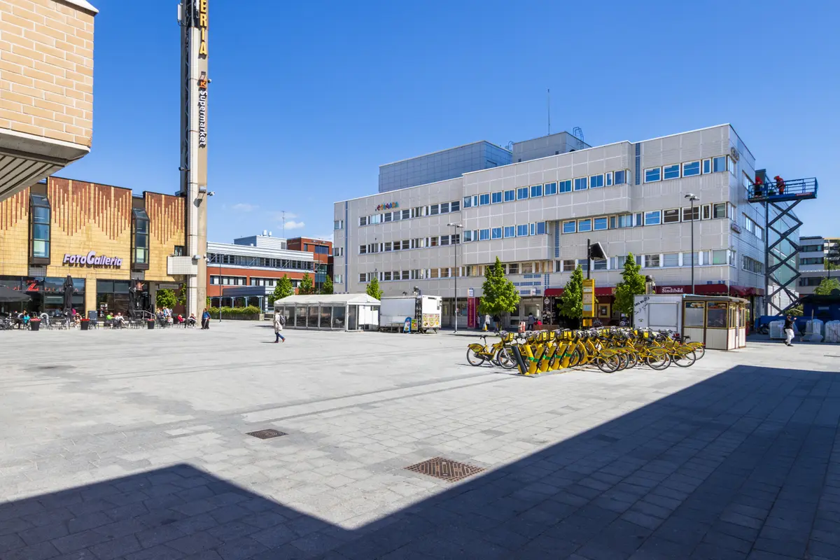Kuva toimitilan julkisivusta osoitteessa  Tinurinkuja 4, Espoo (Leppävaara)