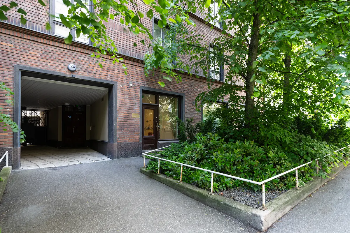 Kuva toimitilan julkisivusta osoitteessa  Laivasillankatu 14, Helsinki (Ullanlinna)